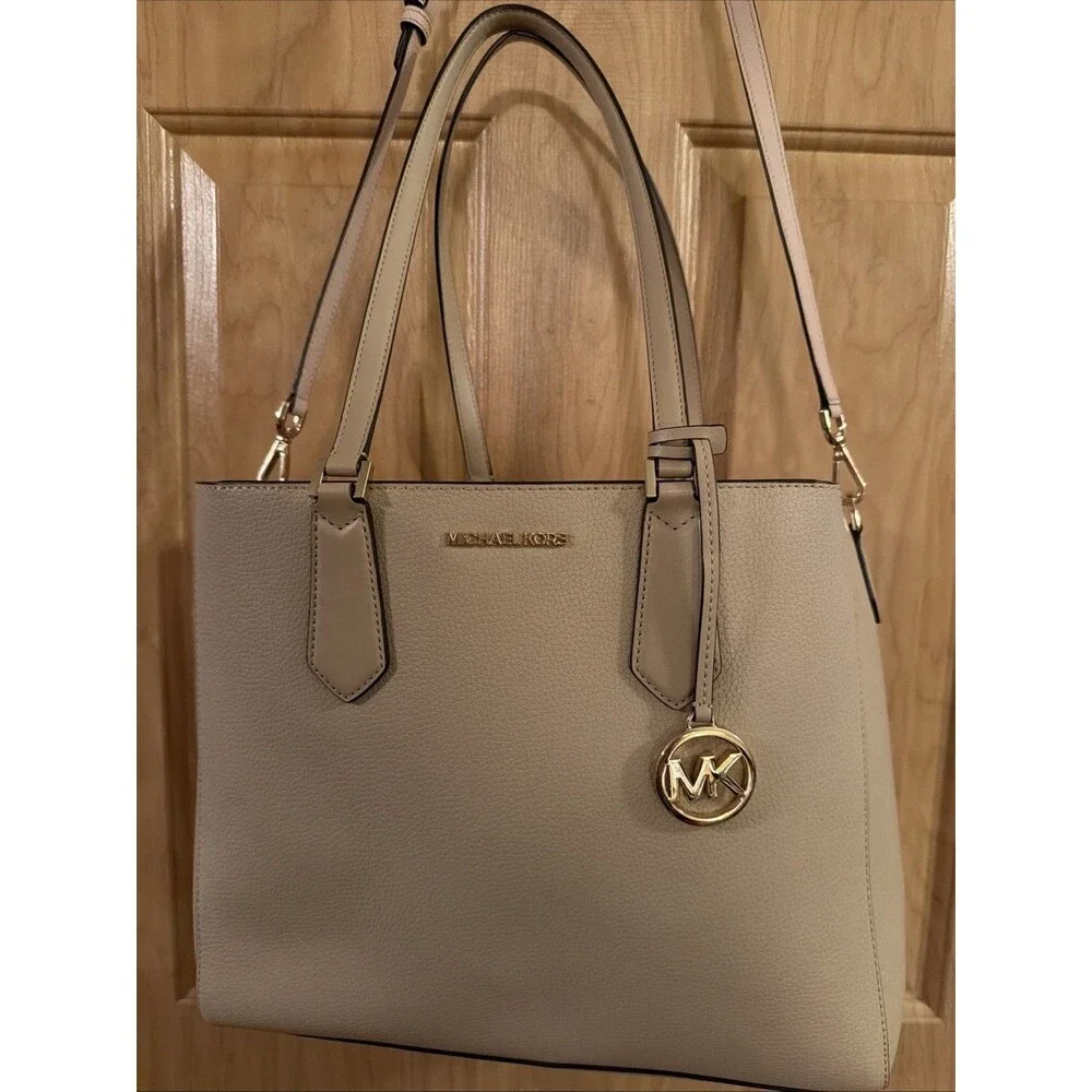MICHAEL KORS  Pre-Owned Large 3-in-1 Tote Bag. Nude Color.  Excellent Condition!